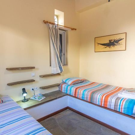Traditional House By The Sea Istérnia Buitenkant foto