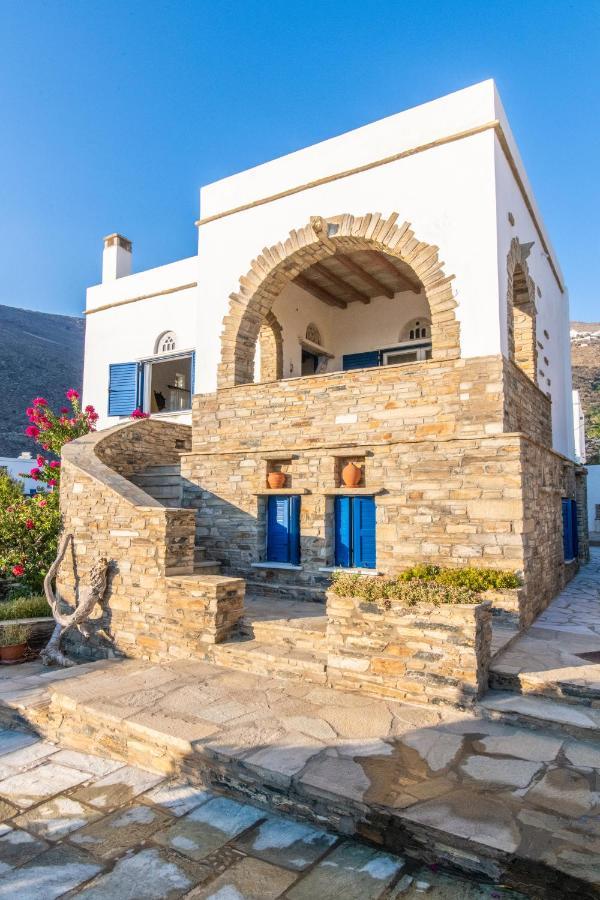 Traditional House By The Sea Istérnia Buitenkant foto
