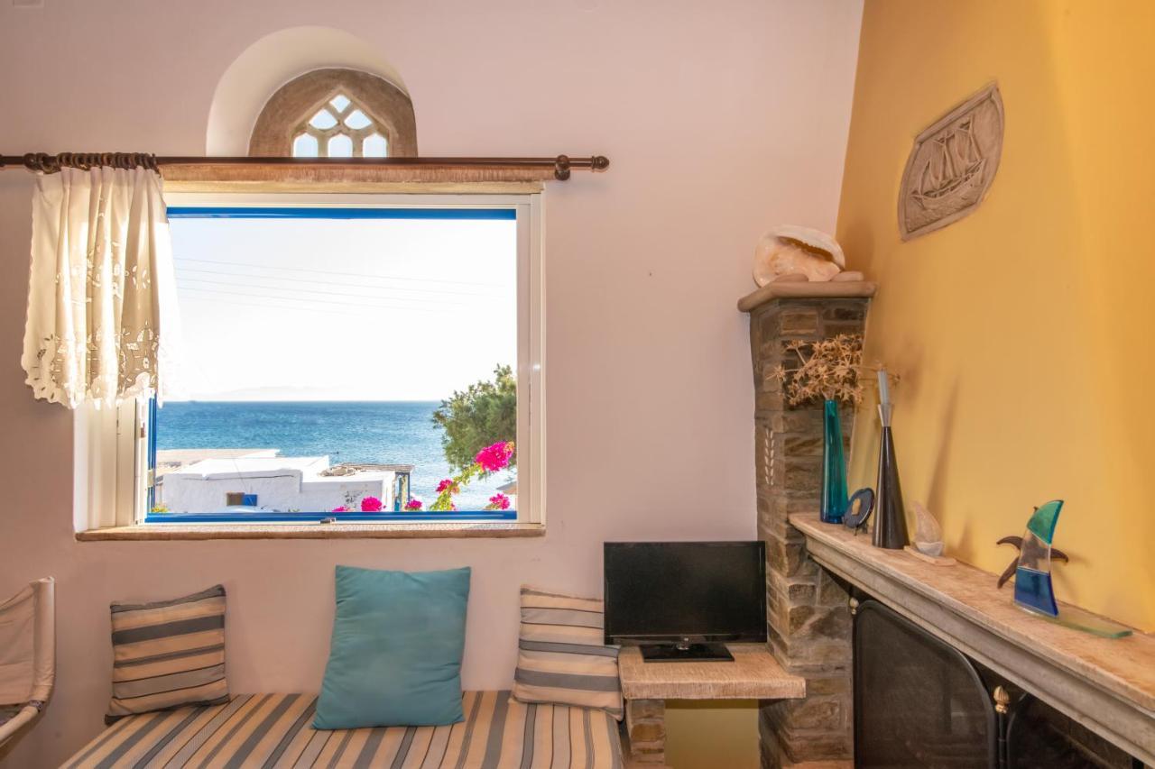 Traditional House By The Sea Istérnia Buitenkant foto