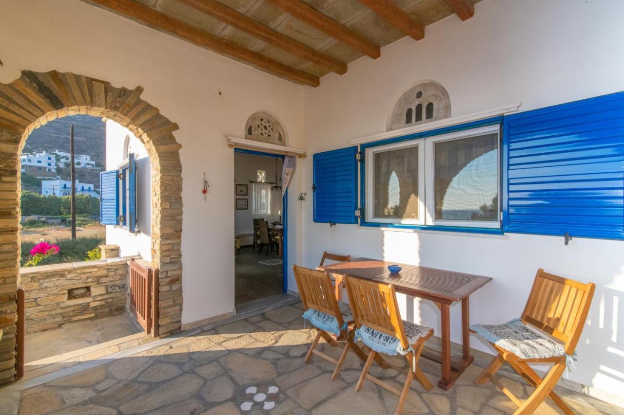 Traditional House By The Sea Istérnia Buitenkant foto