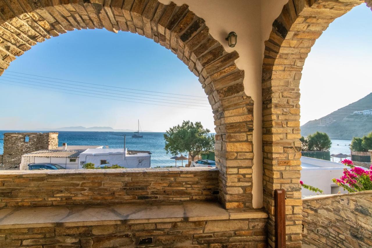 Traditional House By The Sea Istérnia Buitenkant foto