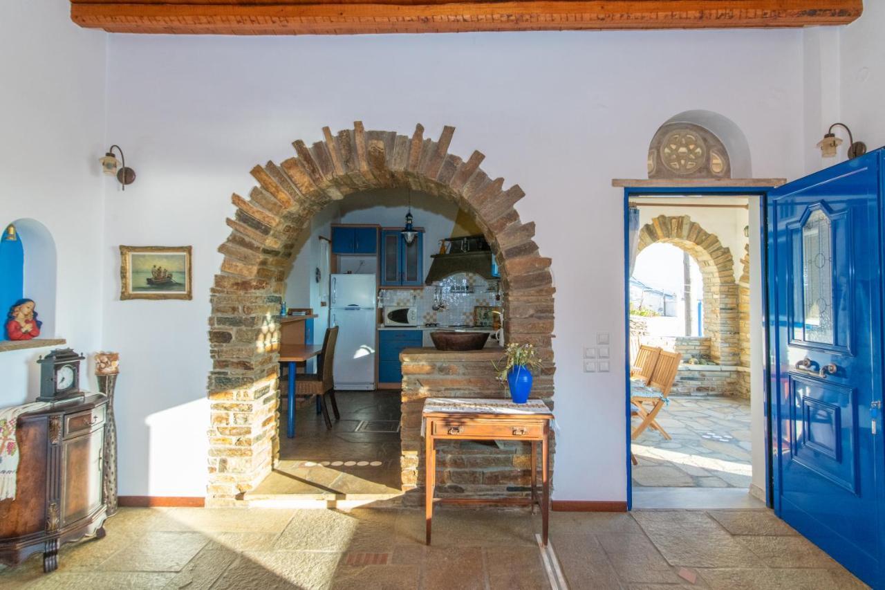 Traditional House By The Sea Istérnia Buitenkant foto