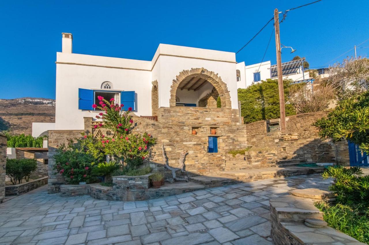 Traditional House By The Sea Istérnia Buitenkant foto